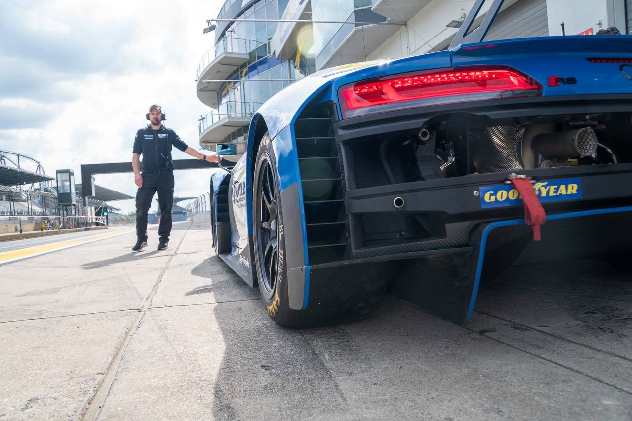 Audi R8 LMS GT3 wheel and carbon detail